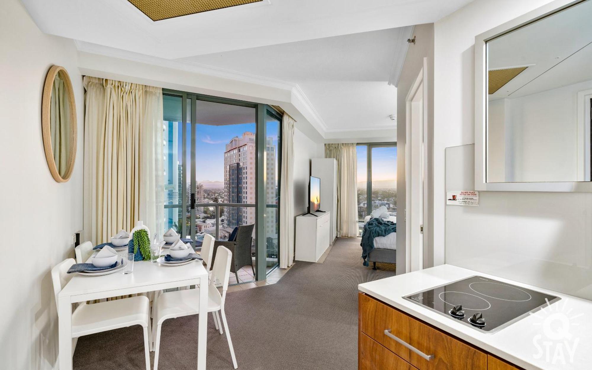 Legends Apartments - Qstay Gold Coast Esterno foto