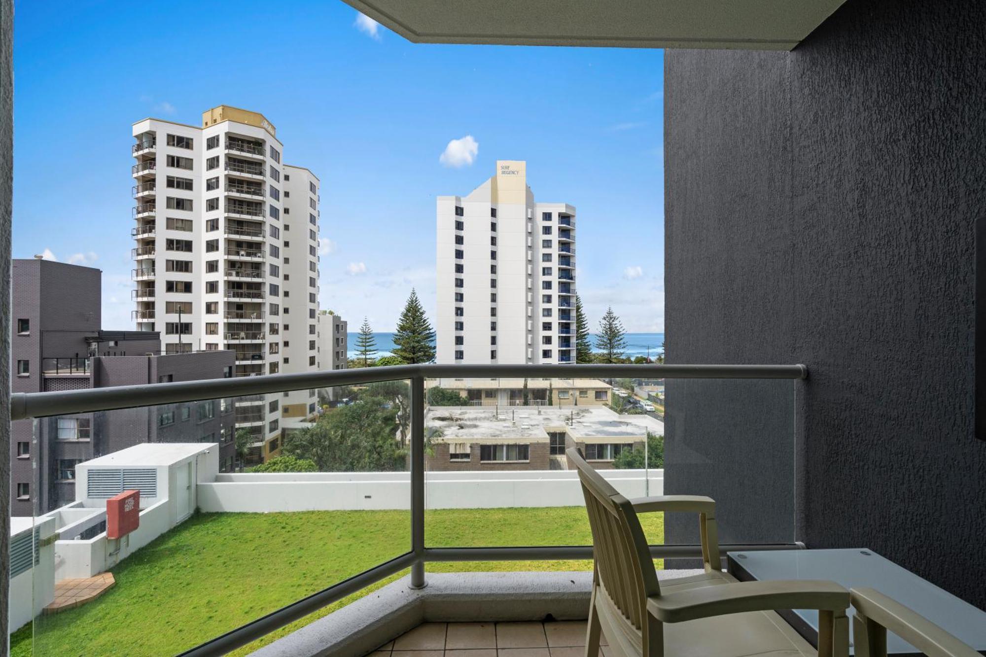 Legends Apartments - Qstay Gold Coast Esterno foto