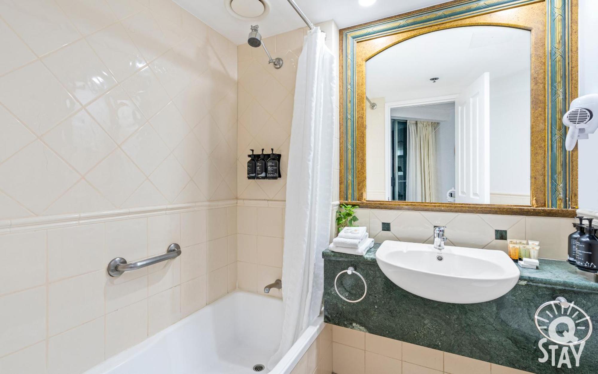 Legends Apartments - Qstay Gold Coast Esterno foto