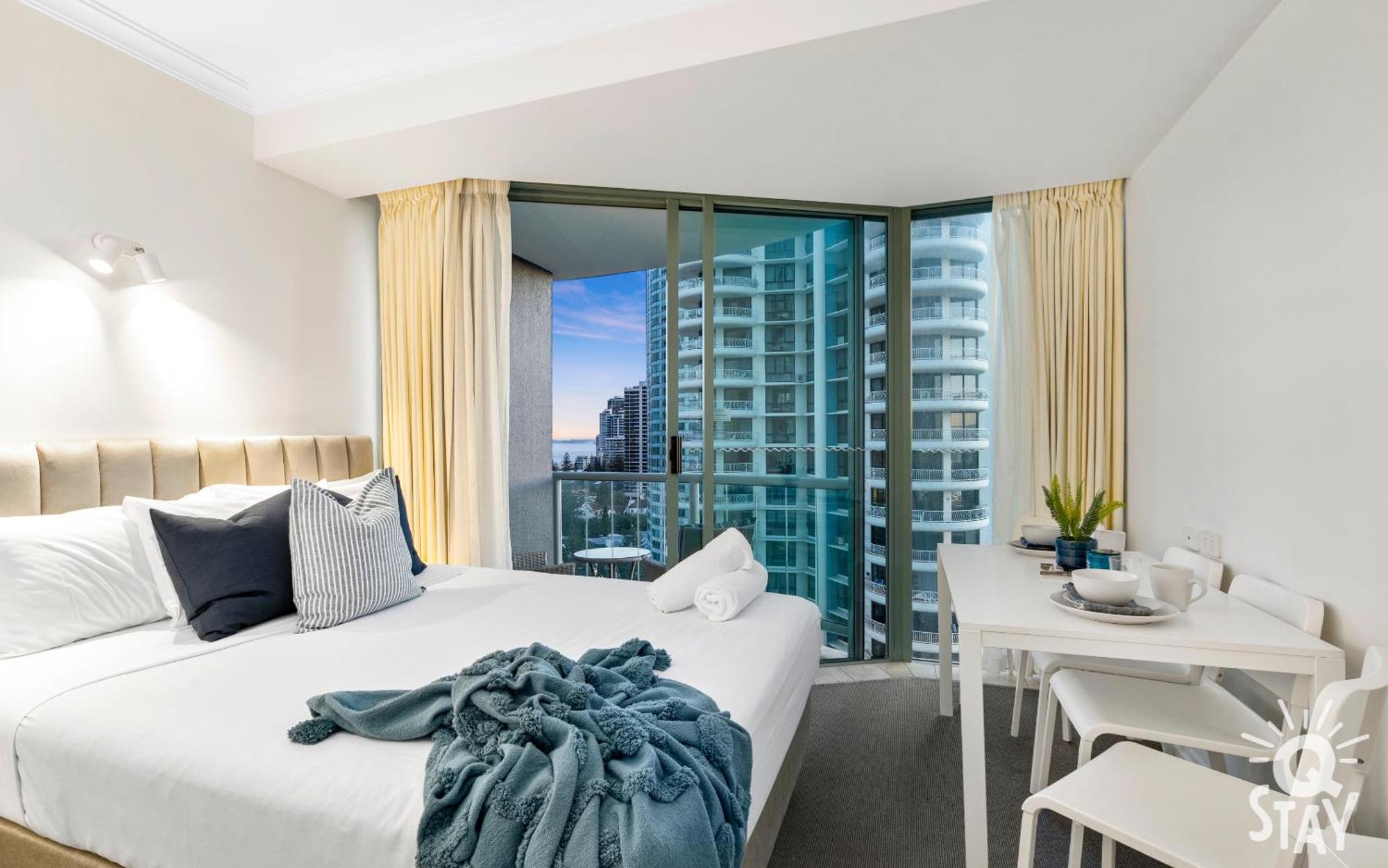 Legends Apartments - Qstay Gold Coast Esterno foto