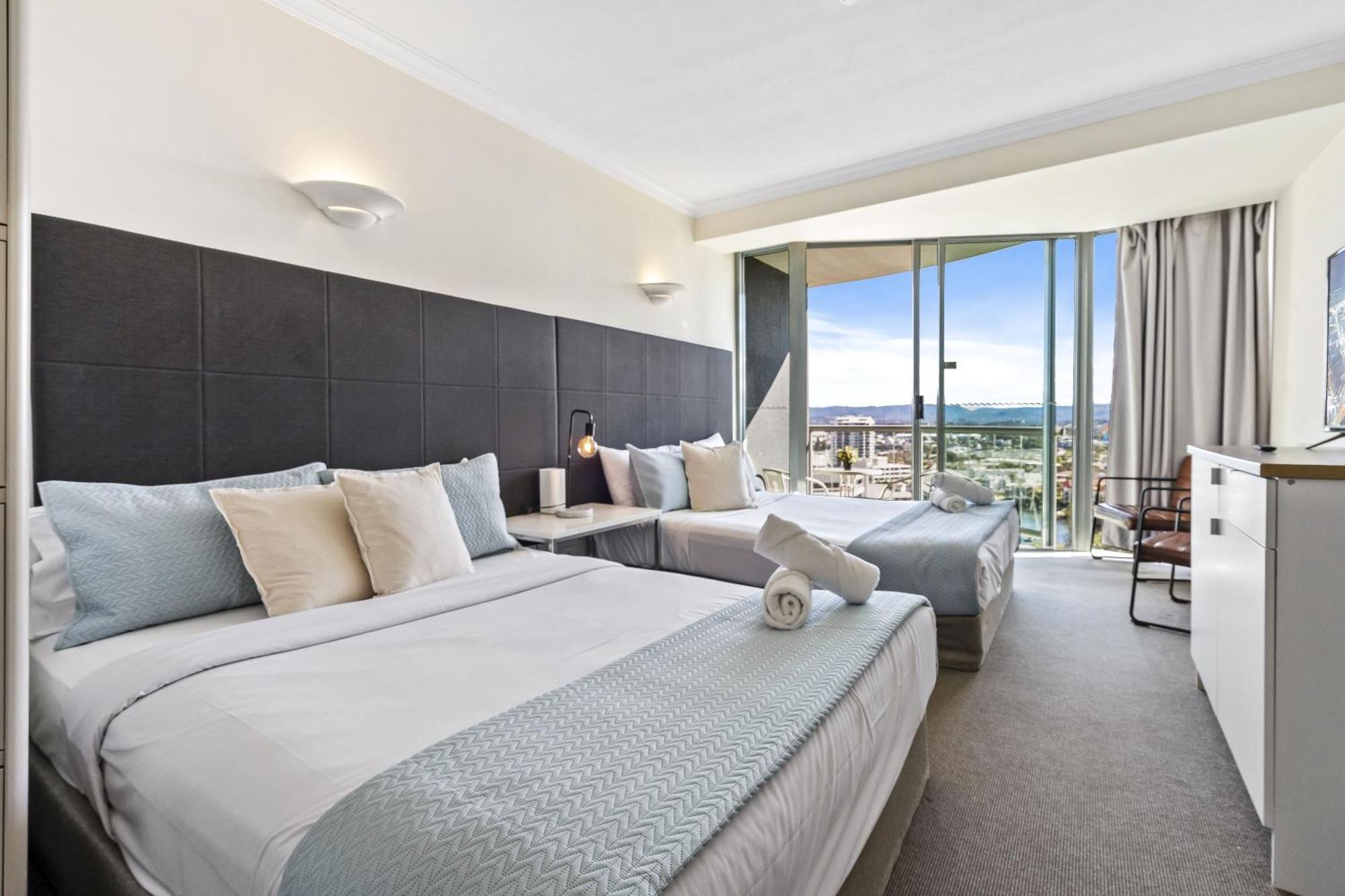 Legends Apartments - Qstay Gold Coast Esterno foto