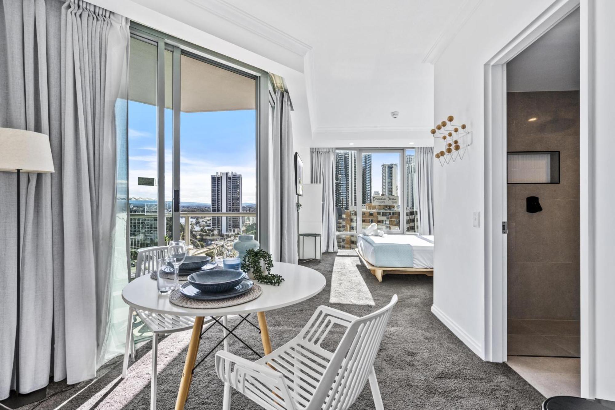 Legends Apartments - Qstay Gold Coast Esterno foto