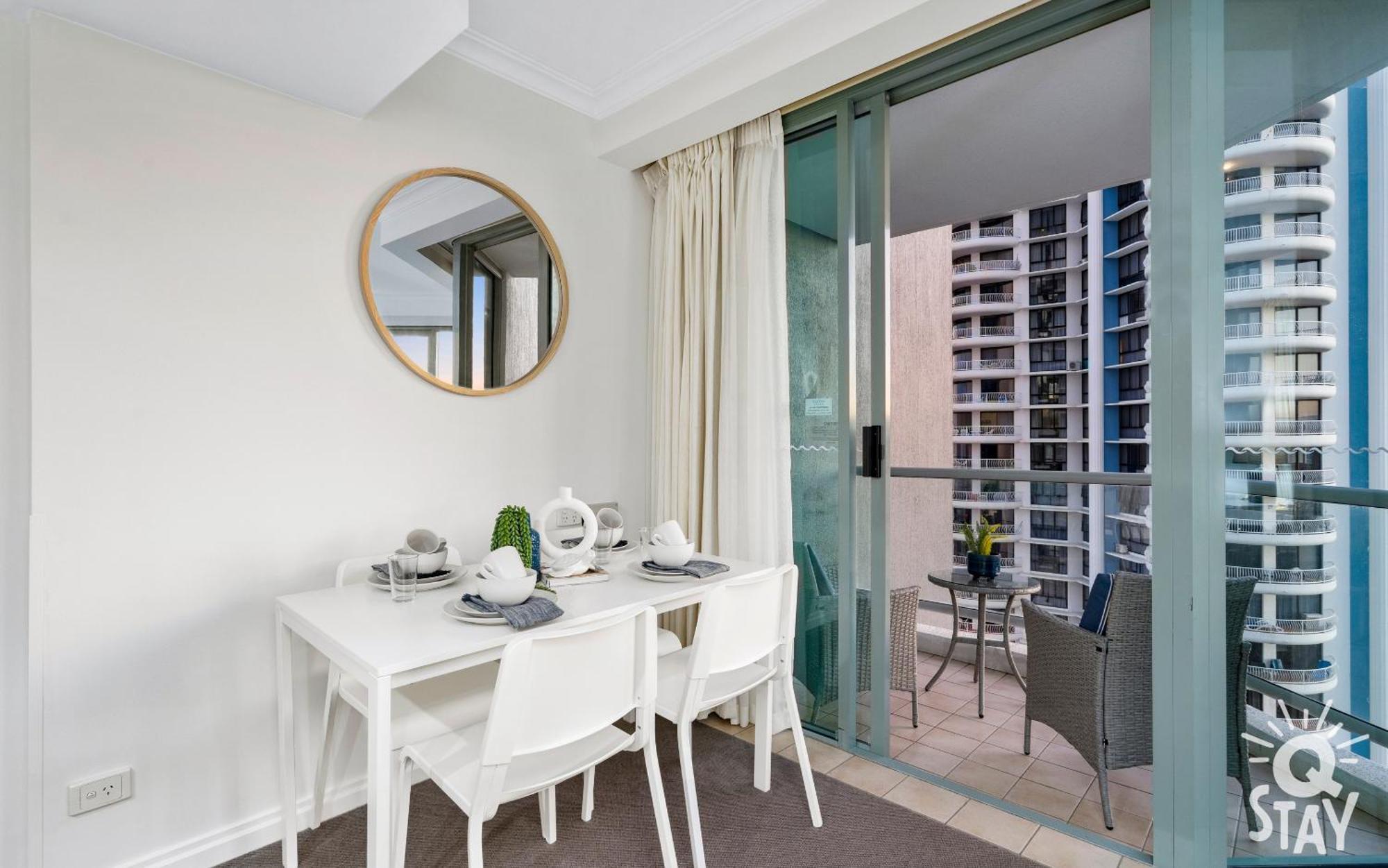 Legends Apartments - Qstay Gold Coast Esterno foto