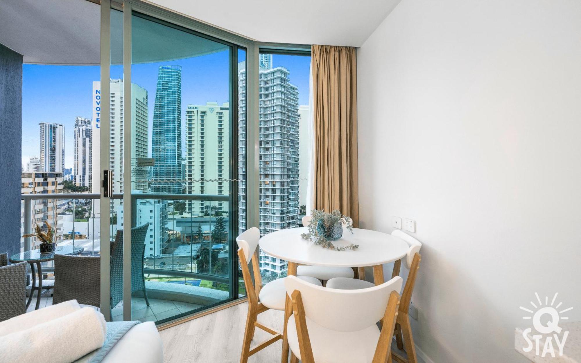 Legends Apartments - Qstay Gold Coast Esterno foto