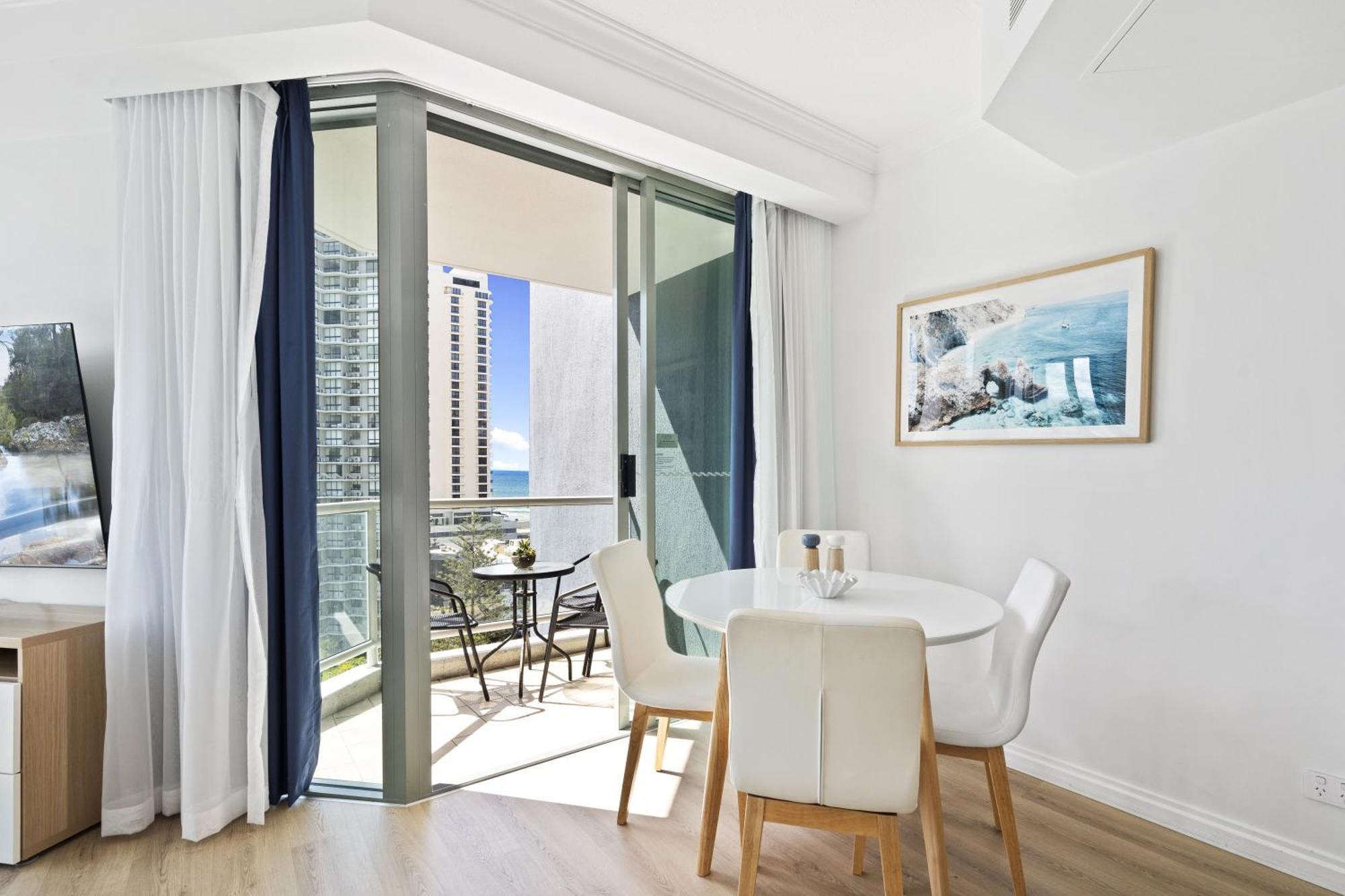 Legends Apartments - Qstay Gold Coast Esterno foto
