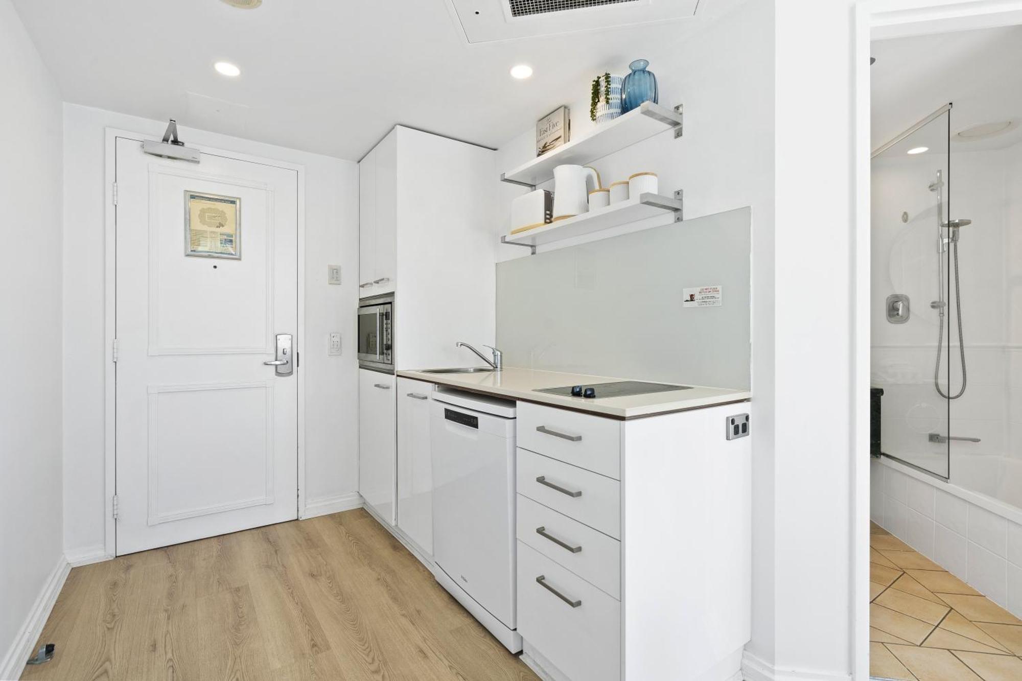 Legends Apartments - Qstay Gold Coast Esterno foto