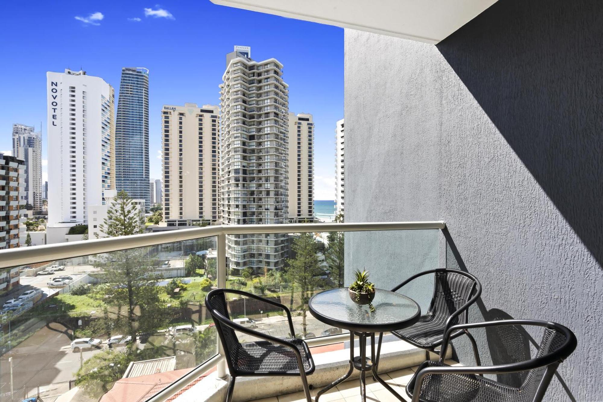 Legends Apartments - Qstay Gold Coast Esterno foto